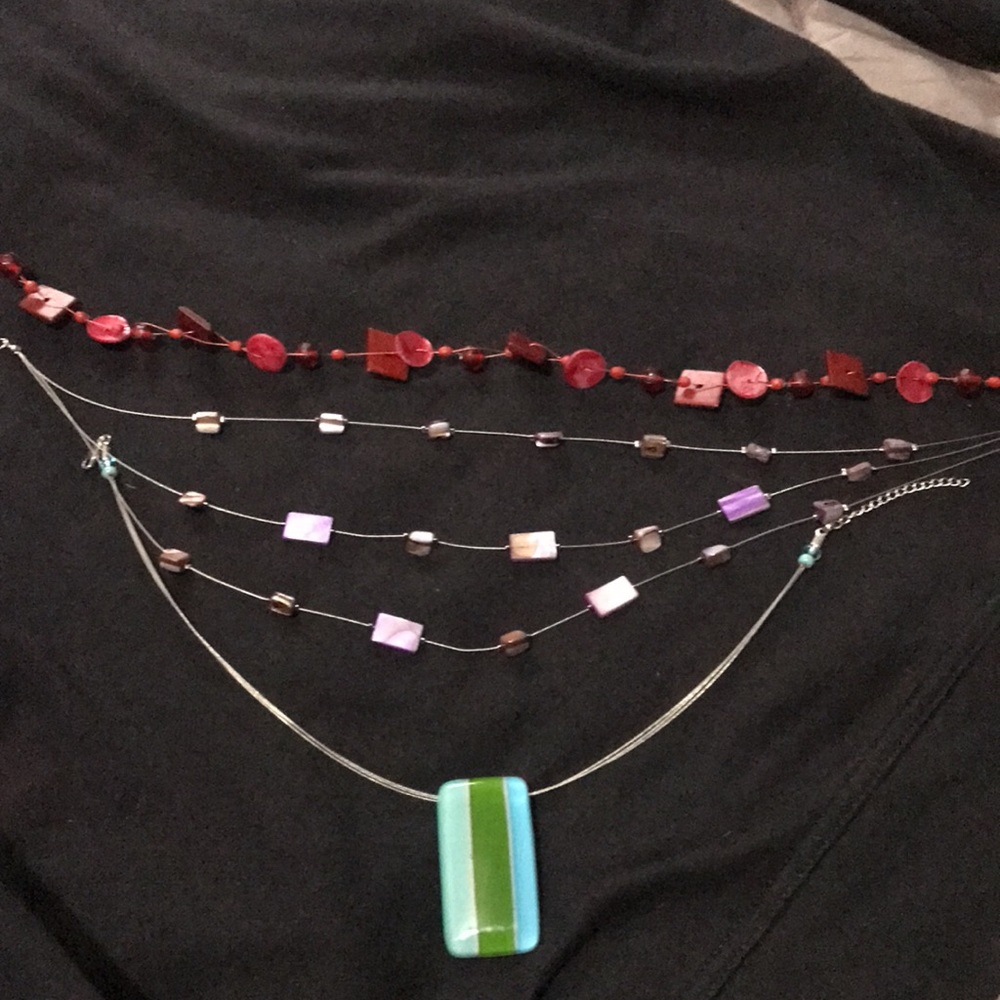 3 necklaces - Picture 2 of 2